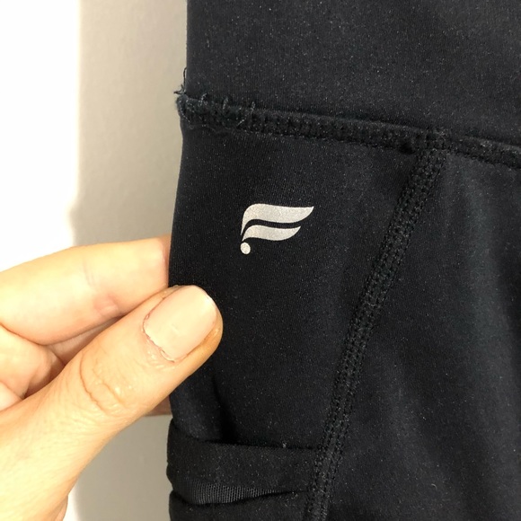 High Rise Fabletics Mesh Panel Pocket 7/8 Leggings - Picture 14 of 14